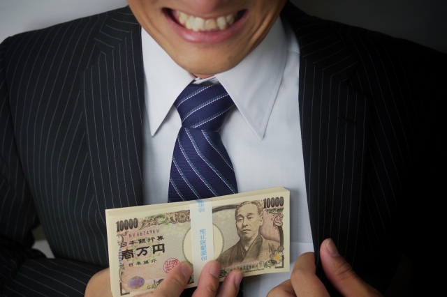 ヤミ金業者は金をせしめてほくそ笑む。尾花沢市の弁護士や司法書士に無料相談する